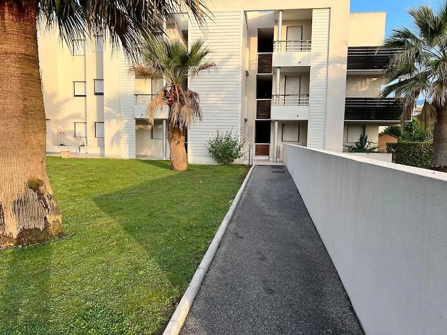 Luxury 3Pc Garden Apartment In Cannes Marina Mandelieu 0*,  Frankreich