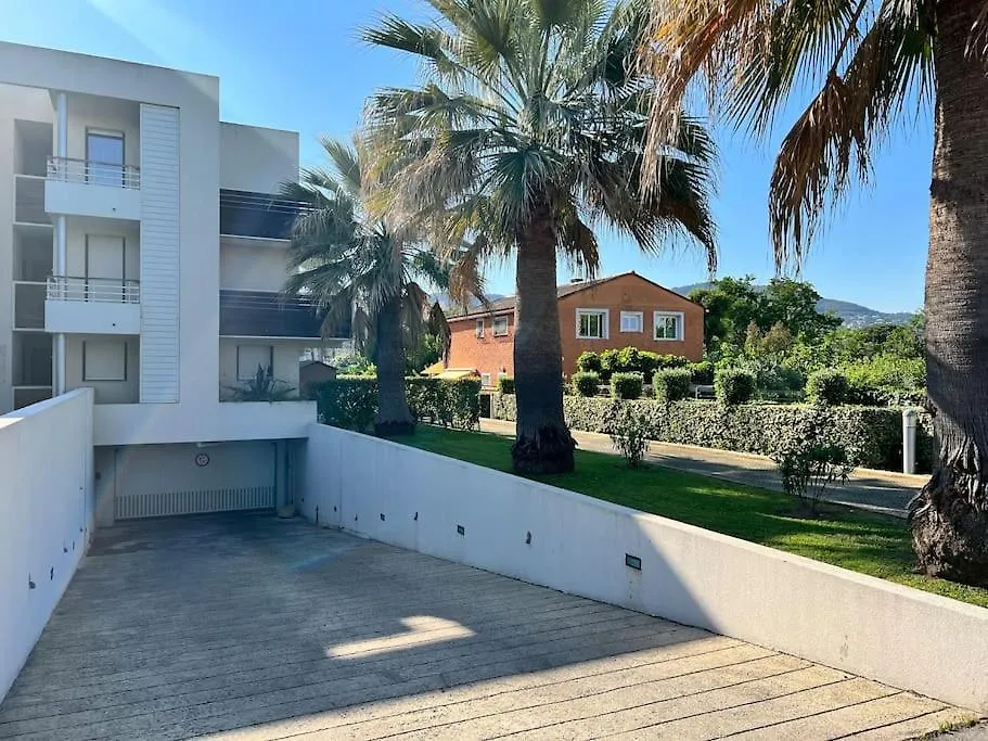 Luxury 3 Piece Garden Apartment In Cannes Marina Mandelieu-la-Napoule France